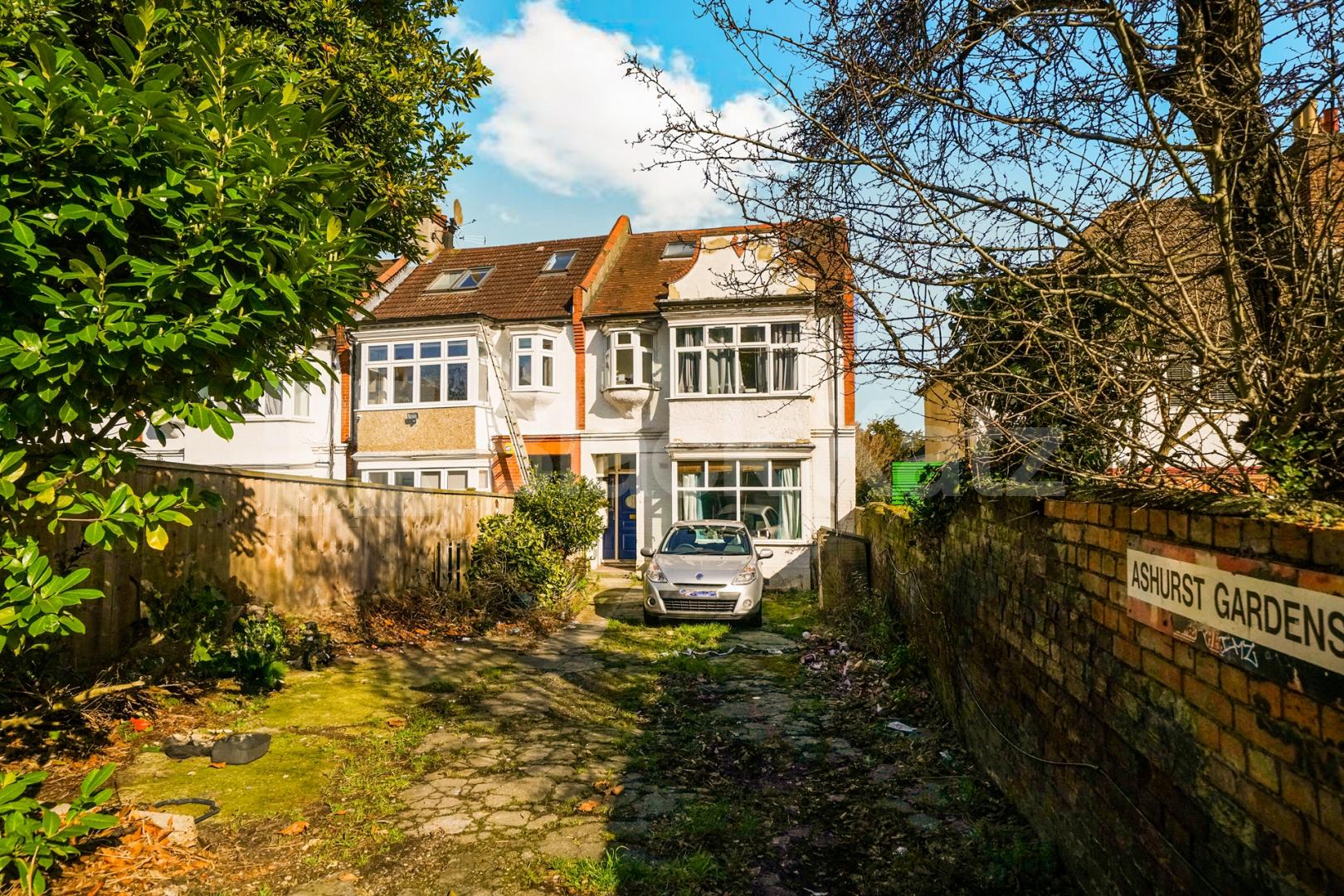 Split level conversion offering 528 Sq. Ft of living & entertaining space  Ashurst Gardens, Tulse Hill / Brixton